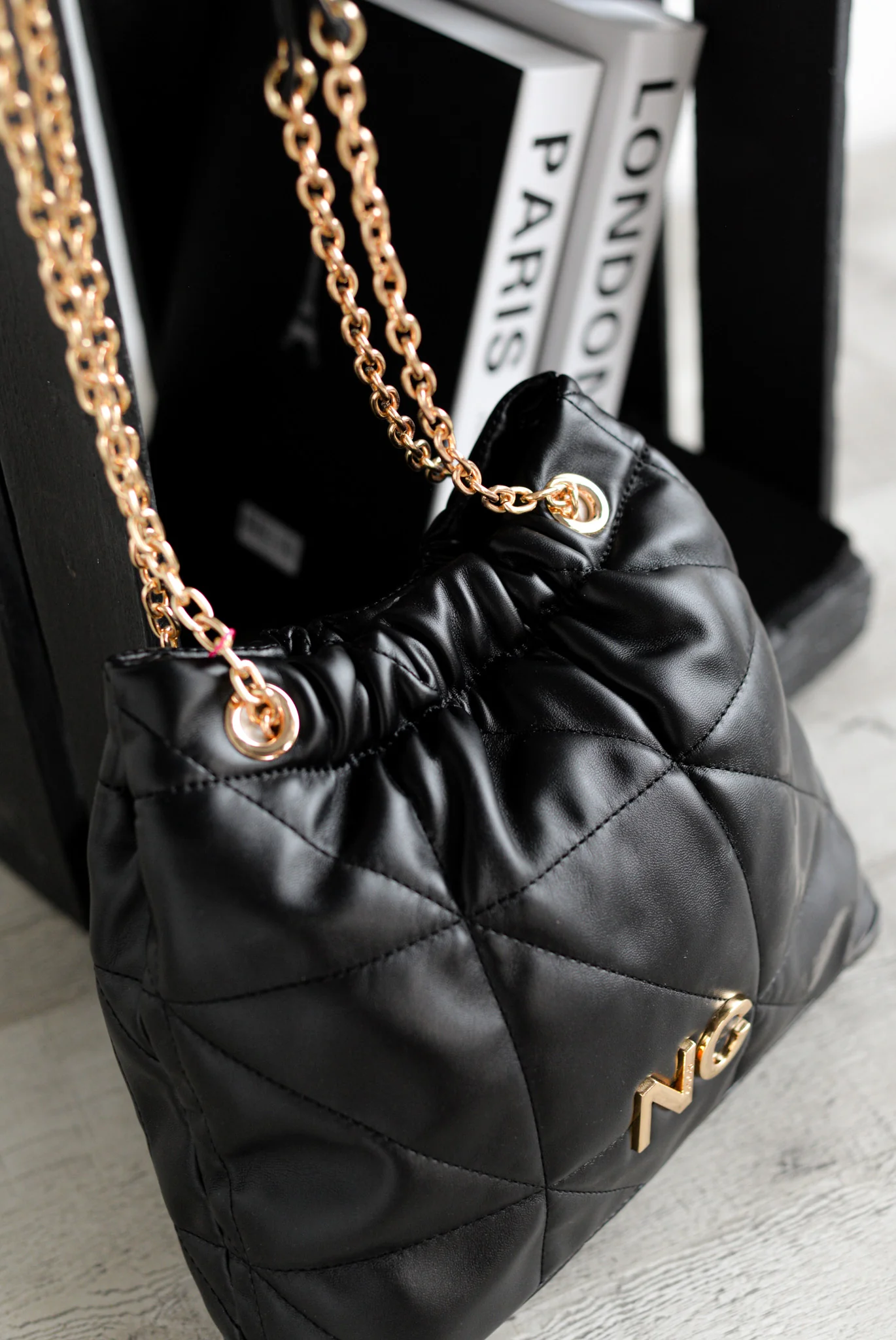 Saco piel vegana NC bordado Noco Negro - Imagen 4