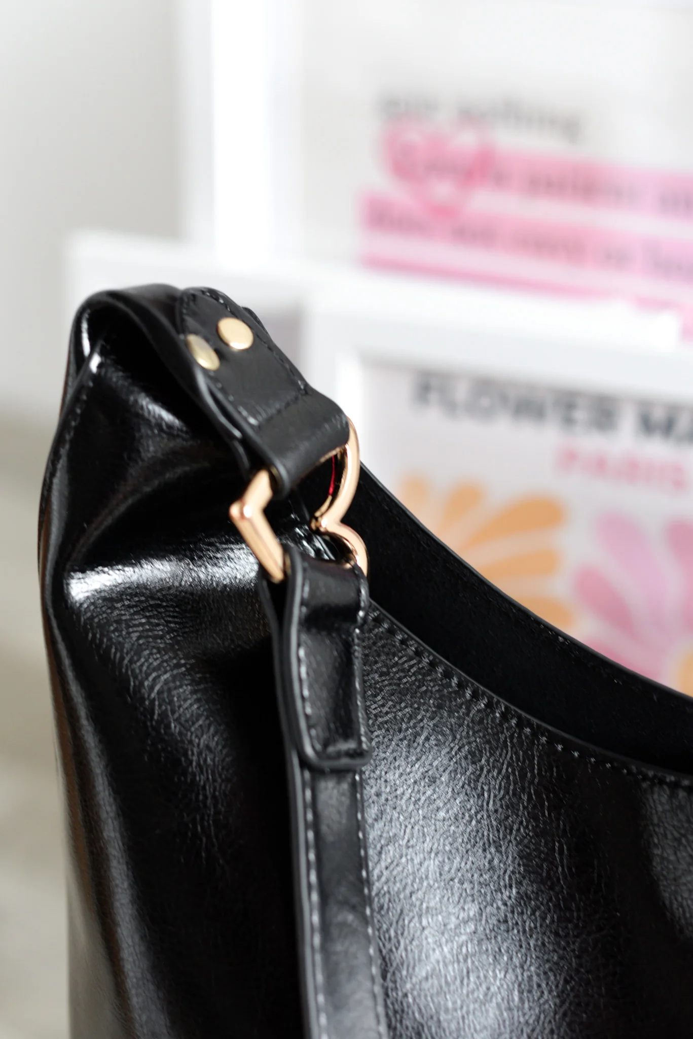 Hobo grande efecto piel Noco Negro - Imagen 4